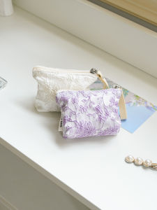 กระเป๋าเครื่องสำอางปักลาย Mini Embroidery Cosmetic Bag Bluetooth Earphone Storage Pouch Lipstick Coin Purse Makeup Portable INS Popular