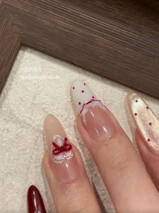 Handmade Christmas Red Cat Eye Nail Art New Year White Enhancing Wearable False Nails Bright Color Series Any Skin Type