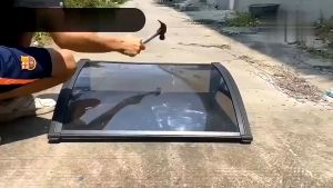 WOKESEN กันสาดโพลีคาร์บอเนต 60 x 100 cm ป้องกันลมและฝน ทนต่อแรงกระแทก มีความเหนียวสูง กันสาดบังแดดฝน กันสาดสำเร็จ กันสาดหน้าบ้าน หลังคากันสาด กันสาด กันสาดสำเร็จรูป กันสาดบ้าน หลังคากันสาดกลางแจ้ง กันสาดหน้าต่าง หลังคาชายคา หลังคาเมทัลชีส