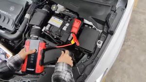 FOXSUR 2IN1 เครื่องจั๊มสตาร์ทรถยนต์ ปั๊มลมไฟฟ้า จั๊มแบตรถ มอไซค์ เติมลมยางอ อุปกรณ์ครบ ที่ชาร์จ