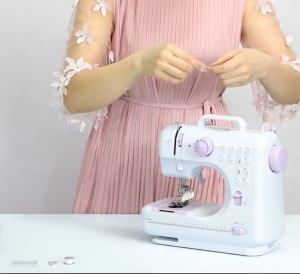 SG【ReadyStock】Mini Sewing Machine FootPedalControl PortableCase NeedleThreader StitchSelector FabricGuide Small sewing machine