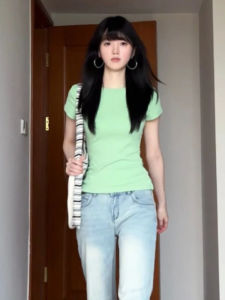 YUEZHONGWEI | Summer 2025 Womens Slim Fit Short Sleeve T-Shirt Round Neck Green Dopaamine Style Commute Korean Version Short Length Pure Color