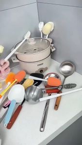 Giá Treo Đồ 6 Móc Cho Nhà Bếp Tủ Bếp Tiện Dụng Móc Treo Đồ Gia Dụng Gắn Treo Tủ Gọn Gàng Chống Gỉ Bền Bỉ