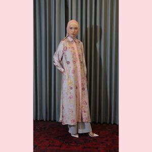 HijabChic Cora Peach Skin Long Tunic - Tunik Lebaran Motif Bunga Satin Premium Siluet A Line Mewah