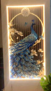 Tranh Đính Đá Pha Lê Đèn LED chim công Cao Cấp Treo Tường Decor Phòng Khách Cầu Thang Phòng Ngủ