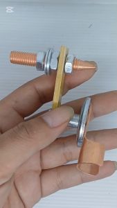 SKUN Baut Magnet Las Grounding / Welding Ground / Sparepart Klem Las Magnet  Salah satu komponen yang penting terkait produk Strong Magnetic Welding Ground Clamp Holder IRON Artifact.  Baut ini memiliki ujung yang lancip yang berperan pada bagian Groundi