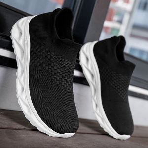 Large Size Mens Sport Shoes 45 Slip-On Breathable Mesh Casual Travel Shoes round Toe Low Heel Thick Bottom Solid Color