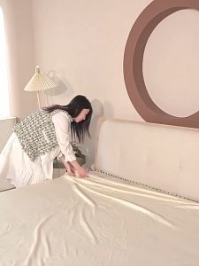 Alat Bantu Pasang Angkat Seprai Sprei Kasur Sofa Mattress lifter