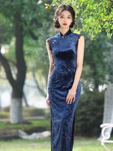Retro Chinese Style Long Sleeveless Young Fitting Dress Fashion Show Gown Spring Autumn Low Slit Cheongsam for Women over 35