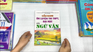 Sách - Cẩm Nang Ôn Luyện Thi THPT Đại Học Môn Ngữ Văn - Biên soạn theo chương trình GDPT 2018 - ndbooks