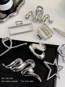 2024 New Large Silver Metal Shark Clip Hairpin for Women High-End Fashionable Hair Accessory with Japanese and South Korean Style