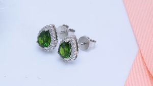 Lohaspie เครื่องประดับ1.6กะรัตต่างหูเงิน925ขายธรรมชาติ Chrome Diopside Stud ต่างหู Pear อัญมณีต่างหู สำหรับเครื่องประดับสตรีวันเกิดของขวัญ