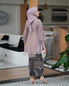 Kebaya Nadine / Kebaya brukat modern / Kebaya couple / Kebaya couple pasangan terbaru 2022 / Kebaya modern 2022 kondangan / Kebaya couple pasangan / Baju couple kondangan / Kebaya brokat / Baju kebaya / Couple batik / Baju kondangan / Baju pesta
