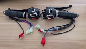 Throttle Handle Speed Shift Regulator Control Grip Horn High Beams Low Beams Turn Signal Brake Switch Electric Vehicle Scooter