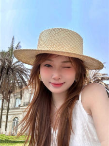 Fashionable French Vintage Flat Top Glossy Raffia Straw Hat Sun Protection Beach Vacation Hat Elegant Wide Brim Outing Cap