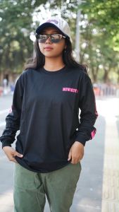 Rown Division Kaos Panjang Montern Hitam