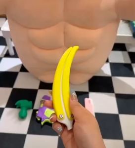 Mainan Pisau Pisang Viral Banana Gravity Knife Butterfly Knife Fidget Toy Knife