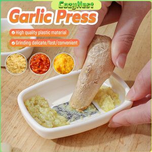 C.N Kitchen Garlic Press Onion Chopper Garlic Puree Grinding Manual Press