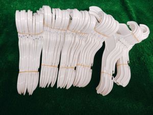 gantungan hanger anak Maneti putih(harga jual lusinan)