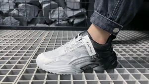 【Original】 Rubber Shoes For Men running shoes leisure travel breathable Casual sneakers