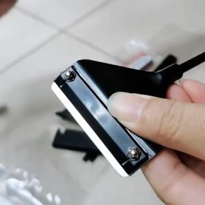 ขูดตะไคร่ 42cm-62cm มีใบ ซึ่งเป็นที่ขูดตะไคร่ในตู้ปลา 2 ใบ ซึ่งมีใบมีดแถม ซึ่งยังสามารถใช้สำหรับขูดตะไคร่ในตู้ปลา แปรงขัดตู้ปลามาพร้อมใบมีด