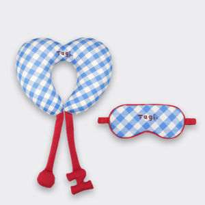 Tagi. Put-Put Heart Neck Pillow&Eye Mask Set ชุดหมอนรองคอ + ที่ปิดตารูปหัวใจ Put-Put