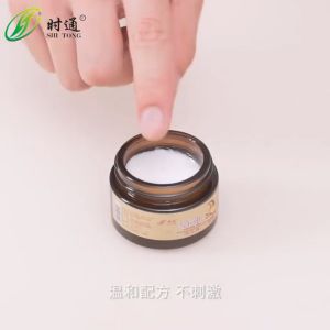 Horse Oil Cream 30g Moisturizing Hand and Foot Anti drying Moisturizing Anti freezing and Cracking Horse Oil Foot Cleaning Cream Sweat Feet Foot Care Cream Foot Odor Cream