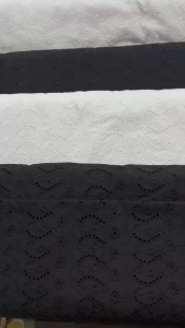 ผ้าเมตร ผ้าคอตต้อนปักลูกไม้ ลูกไม้ฉลุ ลายดอกไม้ สำหรับตัดเสื้อ นำเข้า หน้ากว้าง 45 นิ้ว สีขาว สีดำ หน่วยขายเป็นเมตร