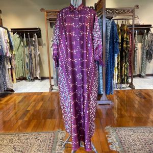 Kaftan Satin by Dian Pelangi LIMITED EDITION Busana Muslim Baju Dress Gamis Outfit Syari Casual Formal Pesta Pernikahan Kondangan Lebaran Wanita Hijaber Cantik Anggun Modis Modern Simple Elegan Mewah Model Arab Batwing Jumbo Terbaru Motif Jumputan