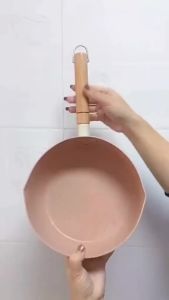 Chảo Đá Đáy Từ Chống Dính Sâu Lòng Tay Cầm Gỗ Dài Có Móc Treo - Chảo Chống Dính Lúa Mạch 18cm Nhiều Màu