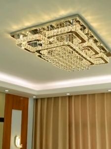 Đèn ốp trần cao cấpĐèn mâm pha lê hình chữ nhật có điều khiển từ xa thay đổi 3 chế độ màu ánh sáng cho phòng khách