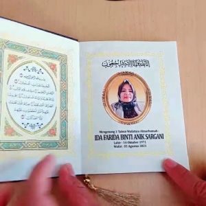 Buku Yasin Hardcover Tebal 128 Halaman Arab Latin & Terjemahan (Paket 100 PCS)