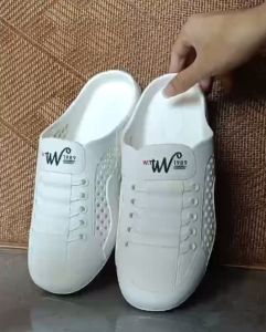 รองเท้าแตะแบบสวมครึ่งส้นนุ่มสำหรับผู้ชาย รองเท้าแตะแบบสวมครึ่งส้นสำหรับฤดูร้อน รองเท้าลำลองแบบสวมครึ่งส้น สินค้าพร้อมส่ง