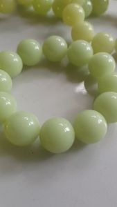 Vòng Nam Đá Dạ Quang tự nhiên mới size to quá đẹp 18mm Các Anh đeo tay lên đẹp sang lắm nhe sẽ ánh lên khi có đèn chiếu vào chỉ có 480k ạ