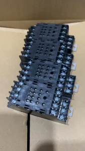 Đế rơ le IDEC SY4S-05D 14 chân