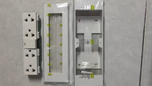 Panasonic ชุดบ็อกลอย 7 ช่อง พร้อมปลั๊กกราวด์คู่ 2 ตัว + สวิทซ์ทางเดียว 1 ตัว