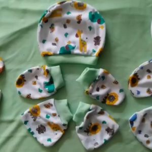Topi Kupluk Bayi Baru Lahir & Sarung Tangan Kaki Bayi Karakter Hewan Lucu