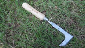 Berry & Bird Stainless Steel Hand Weeding Knife - Durable Tool for Efficient Weed Removal and Soil Cultivation