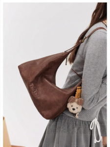 TOUTOU | Roomy Soft Leather Tote Bag