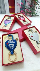 พวงกุญแจ พร้อมไฟเเช็ค ไฟฉาย 3 in 1 พวงกุญแจโลหะ พวงกุญแจรถยนต์