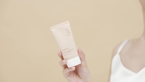 Numbuzin No 3 Porcelain Base Tone Up Cream 50ml SPF50+ PA++++ - Beige Powdery Finish - Triple Filter UV Protection - Natural Light Coverage - Korean Glass Skin Makeup Base