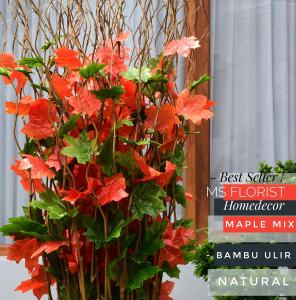 Dekorasi Rumah Tanaman Artifisial 10 Btg Bambu Ulir Natural Daun Maple Mix 170cm (Tanpa Pot)