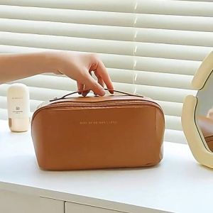 LKShoes มาแรงมากแม่ กระเป๋าเครื่องสำอาง ใบใหญ่น่าลอง มีให้เลือกหลายสีงานหนัง PU อย่างดี สายพกสายแบก ต้องมีแล้วนะ