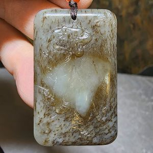Premium natural Nephrite caramel brown & white 2 tones Tiger Jade pendant (with certificate)