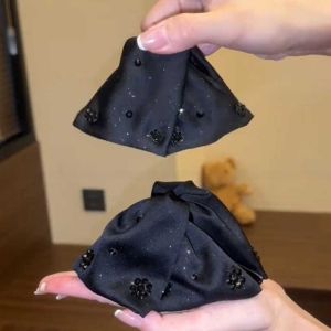 กิ๊บติดผมผ้าซาตินสไตล์ย้อนยุคประดับเพชรสำหรับผู้หญิง กิ๊บติดผมหางม้าต่ำ เครื่องประดับผมด้านหลังศีรษะเพิ่มความหนา กิ๊บติดผมสุดหรูหรา