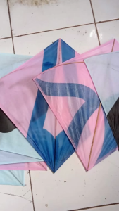 (TERMURAH) Layangan Kertas Pulas per10pcs warna dan motif random