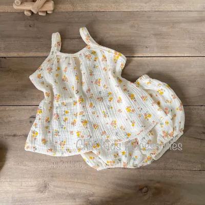 Bộ hai dây quần bí vải xô muslin mềm hai lớp cho bé
