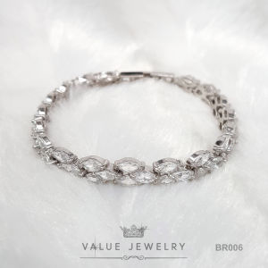 สร้อยข้อมือ ประดับคริสตัลทรงเพชรมาคี Marquise Shape 3เม็ด รอง 3 วัน เครื่องประดับ BR006 ValueJewelry