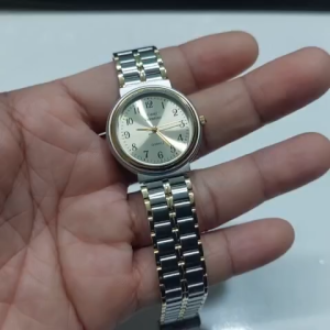 Đồng hồ nữ dây kim loại GarelValentino size 30mm demi vàng second hand si Nhật