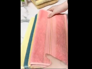 ผ้าเช็ดตัว(ผ้าฝ้าย100%)70x140cm ซับนํ้า10เท่า ผ้าขนหนูหนาและนุ่ม อัพเกรดผ้าไหมสีทอง ผ้าขนหนูขนาดใหญ่